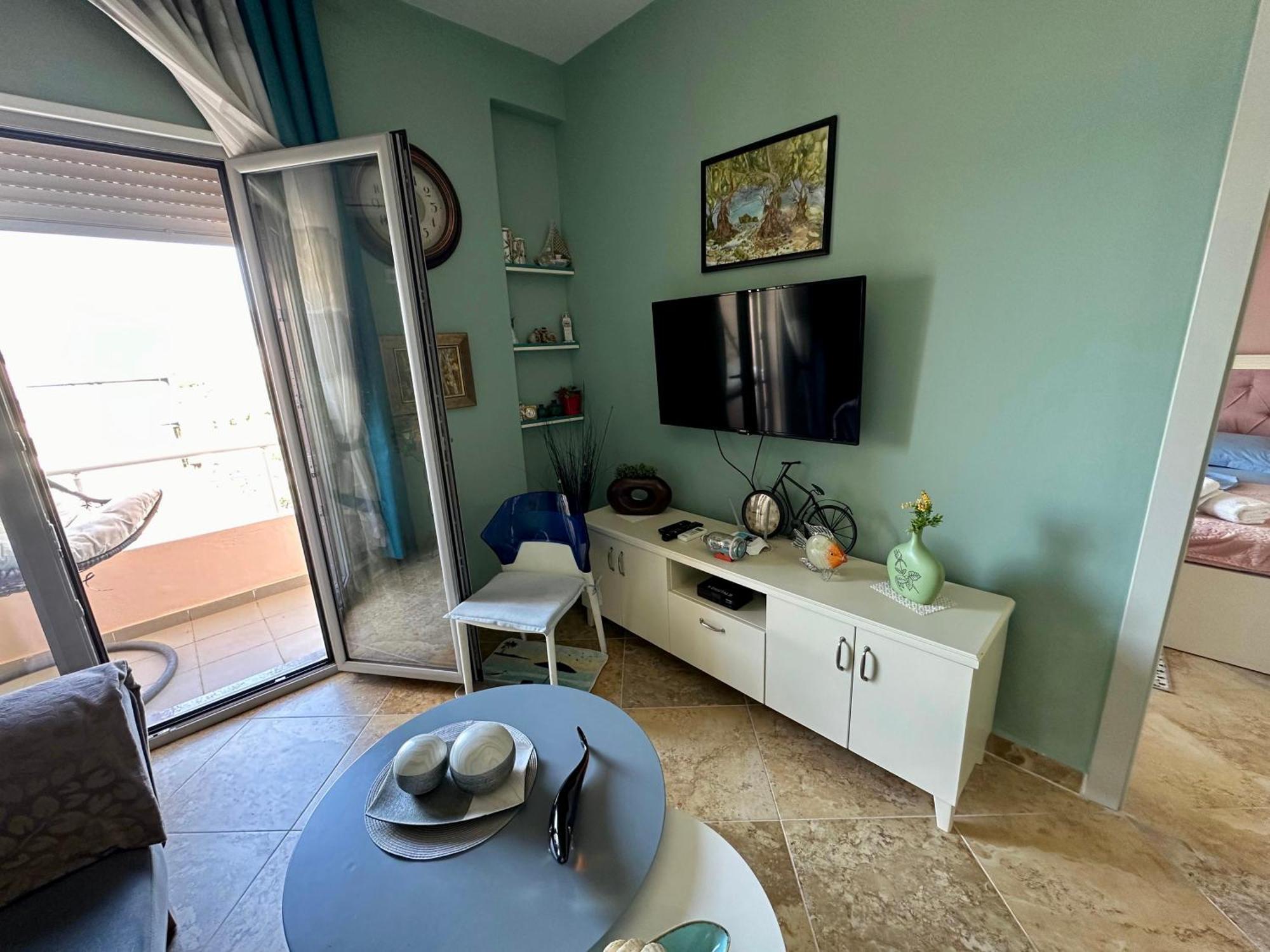 Beach Front Apartment Avlonya Dış mekan fotoğraf