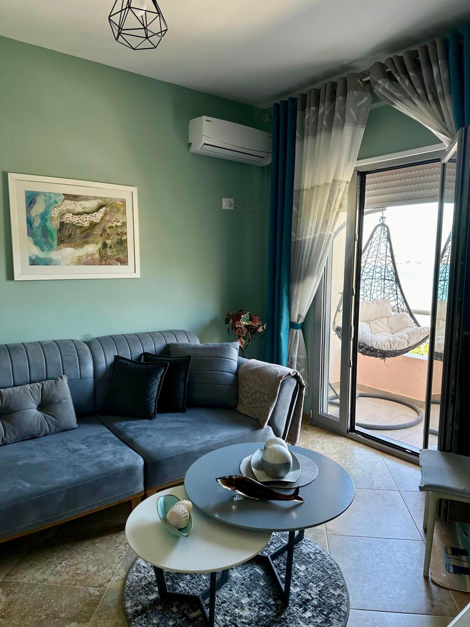 Beach Front Apartment Avlonya Dış mekan fotoğraf