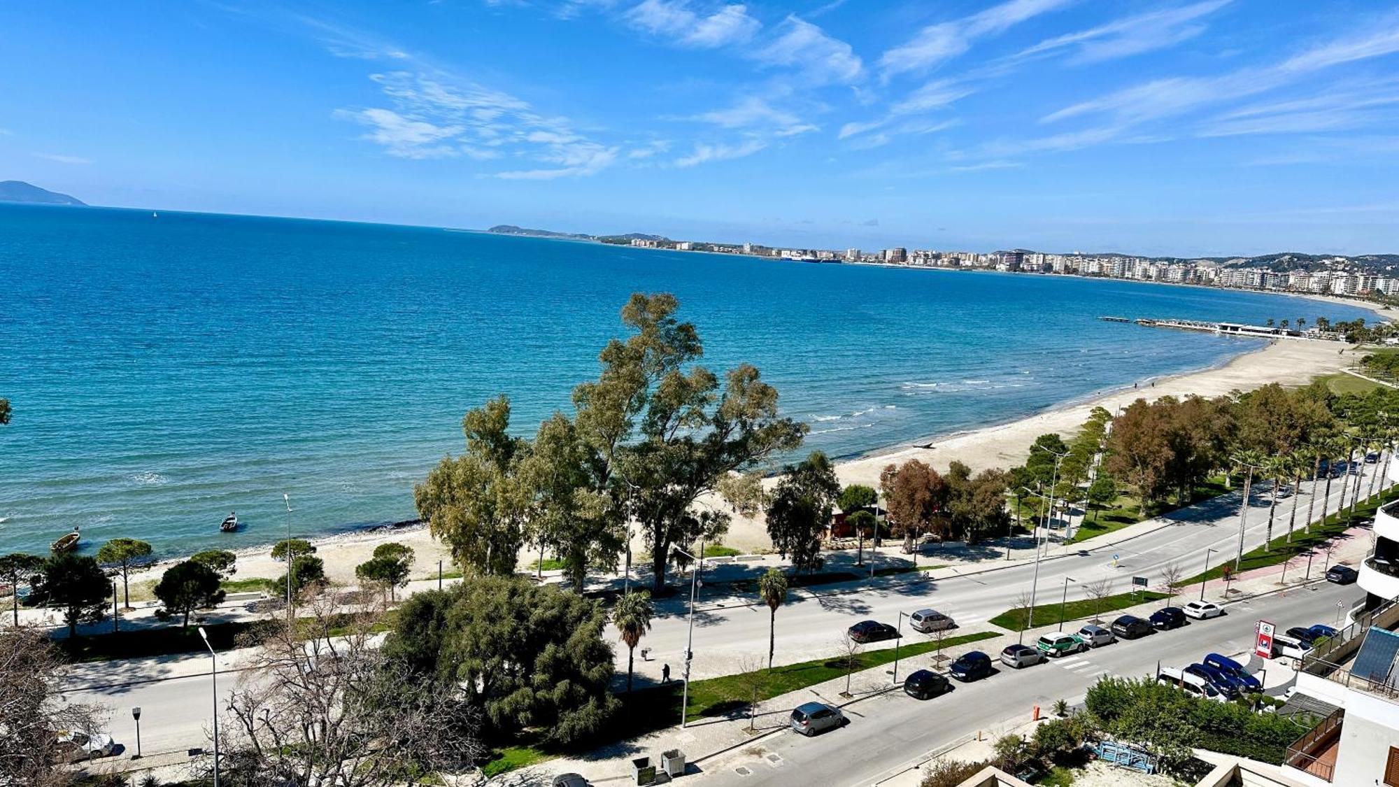 Beach Front Apartment Avlonya Dış mekan fotoğraf
